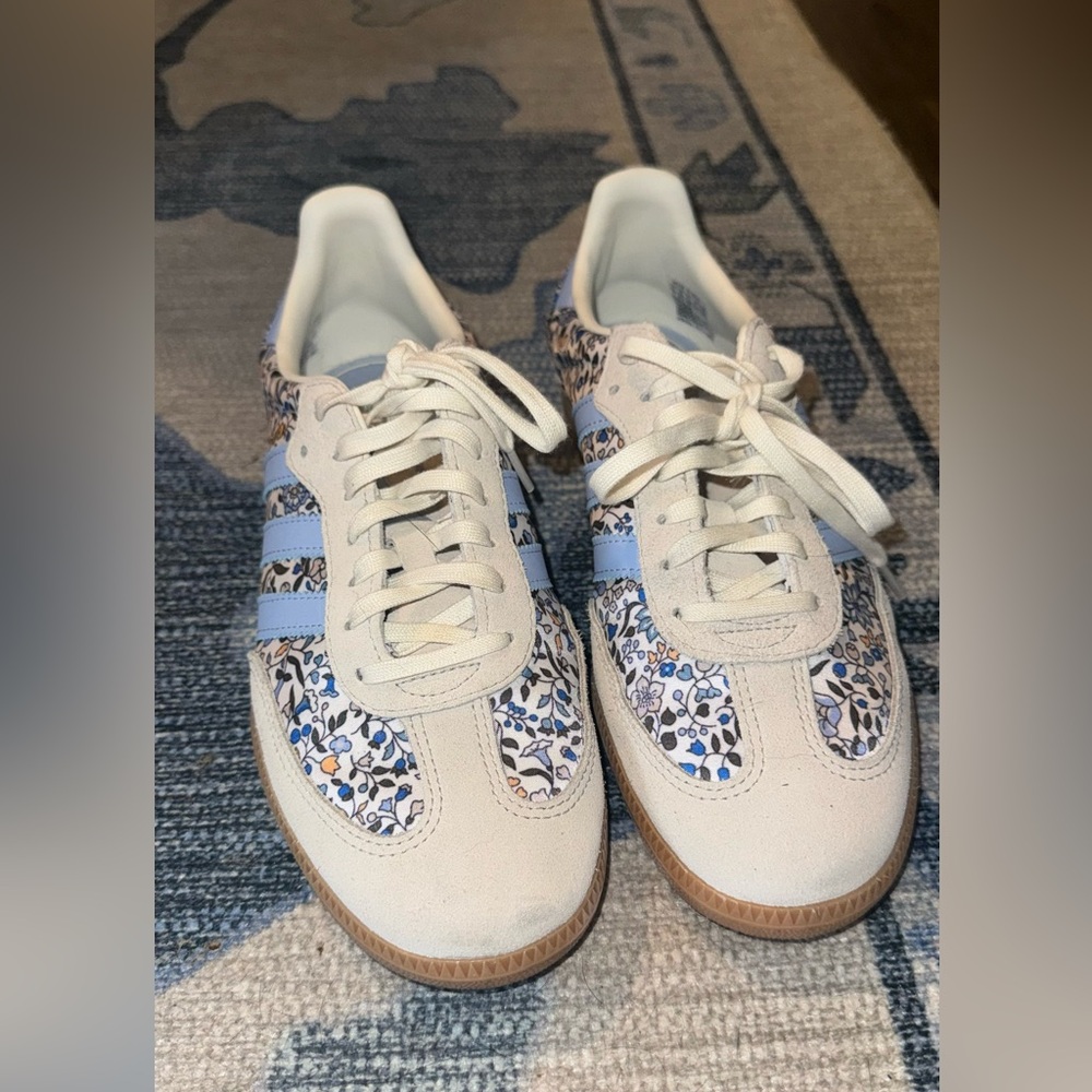 Adidas big kids liberty London blue floral sambas